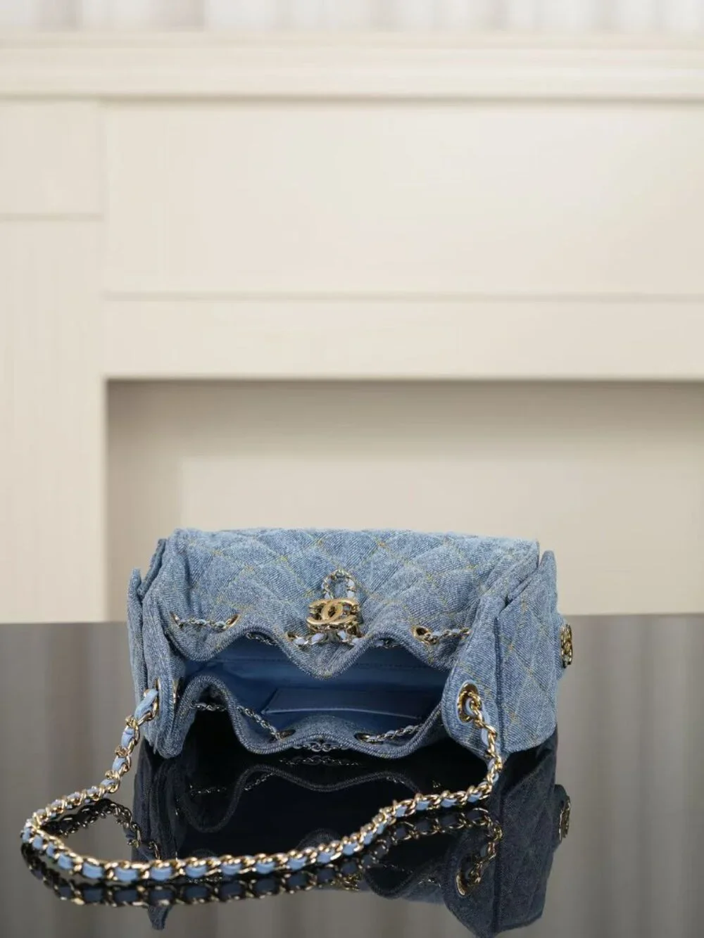 Classic CHANEL Bag: A Stylish and Versatile Choice for Elegance